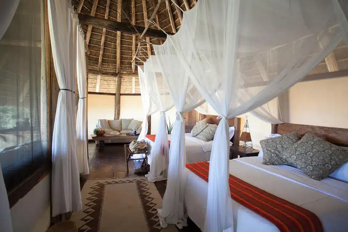 Apoka Safari Lodge Ouganda lit à baldaquin