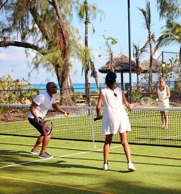 Thanda Island Mafia terrain de tennis