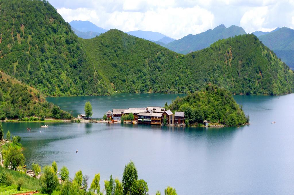 Sur les chemins de la route du thé…lac lugu